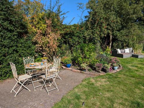 Dārzs, Mitton Villa in Stourport-on-Severn