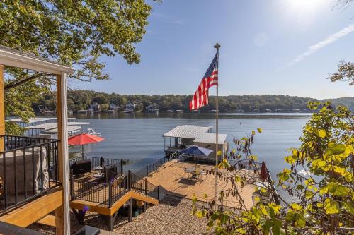 TIKI HOLLOW TIKI HOLLOW