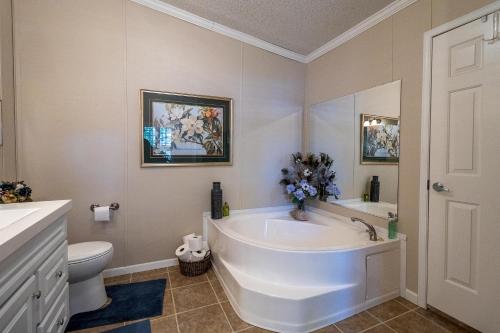 TIKI HOLLOW TIKI HOLLOW