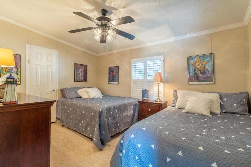 TIKI HOLLOW TIKI HOLLOW