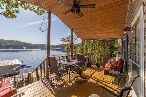 TIKI HOLLOW TIKI HOLLOW