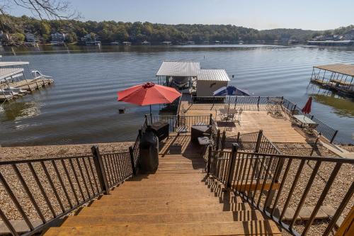 TIKI HOLLOW TIKI HOLLOW