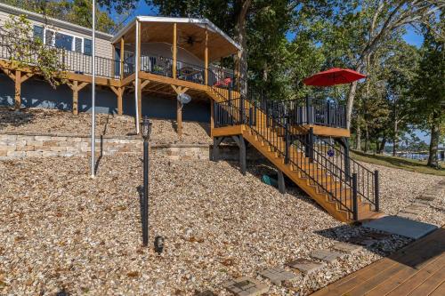 TIKI HOLLOW TIKI HOLLOW