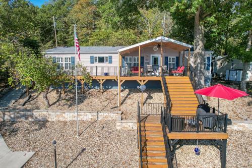 TIKI HOLLOW TIKI HOLLOW