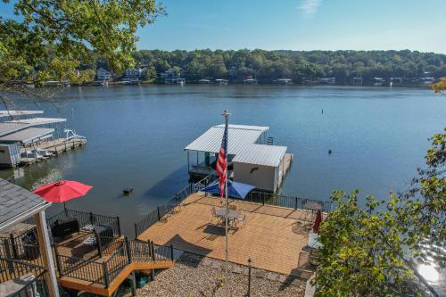 TIKI HOLLOW TIKI HOLLOW