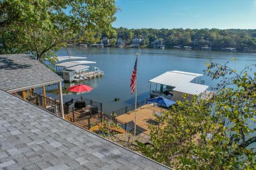 TIKI HOLLOW TIKI HOLLOW