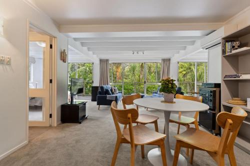 Lush Green Hideaway Guest Suite near Newmarket, Окленд (фото 4)
