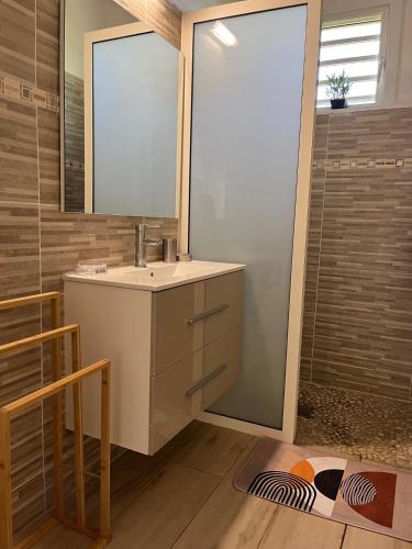 Bathroom, Habitation Agreable et Spacieuse in Trois-Rivieres