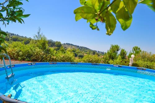 Peldbaseins, Rigoletto Cilento with private garden and pool in Cicerale
