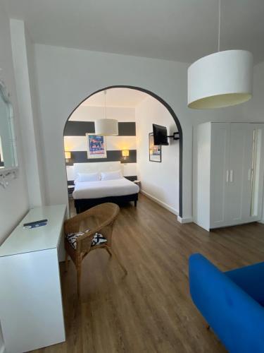 room detail thumbnail 0