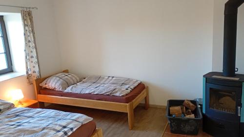 4 twin beds