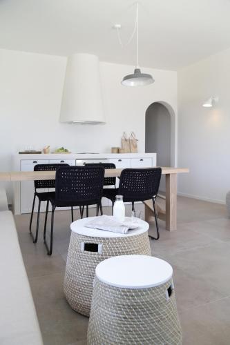 Two-Bedroom Villa with Outdoor Hot Tub-Nykteri image 3