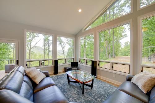 Remote Smoky Mtn Escape w/ Views & Trail Access! in Forest Hills (NC)
