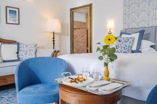 Deluxe Double Room with Sea View image 10