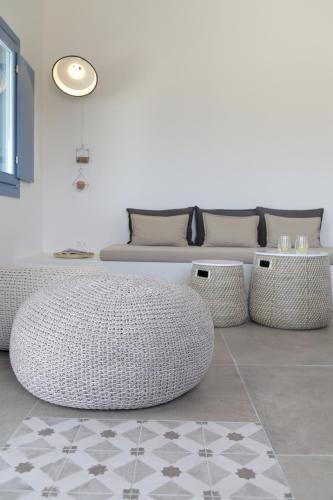 Two-Bedroom Villa with Outdoor Hot Tub-Athiri image 1