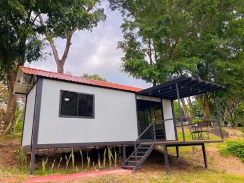 Jalapa's Rural Container Studio