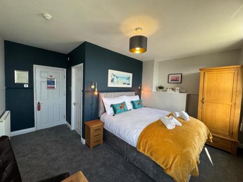 King Room with Sea View room in The Rockside