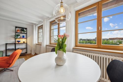 True Basel - Stilvoll I Zentral I Rheinblick, Bâle (photo 2)