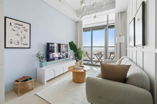 Sky High 1BR in City View with 41st Floor Views - image 12