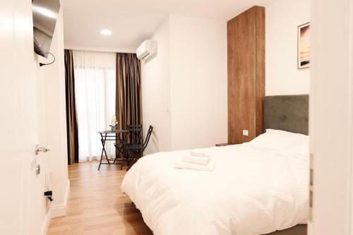 Apartment 102, Tirana