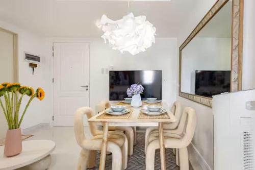 Jing'sCrib 2BR Apartment by Azure Near Manila International Airport, Manila (foto 7)