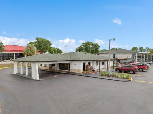 Baymont by Wyndham Orlando Downtown – Orlando, FL