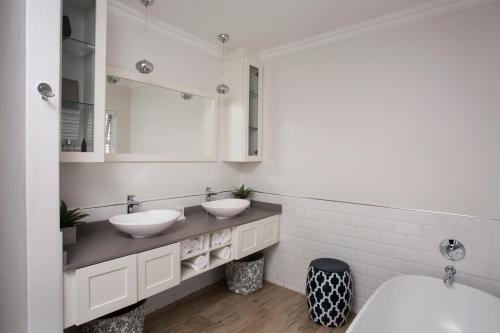 Ocean Hideaway Bed and Breakfast 4