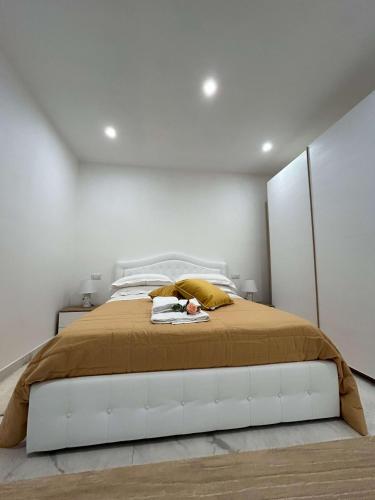 1 queen bed, 1 sofa bed