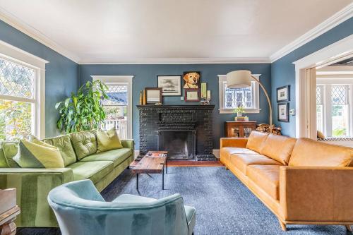 Beautiful North Cap Hill Craftsman with Hot Tub – khách sạn tại Capitol Hill