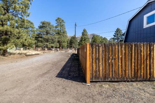 Scenic Mountain Getaway by the Park