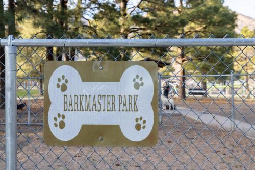 Scenic Mountain Getaway by the Park