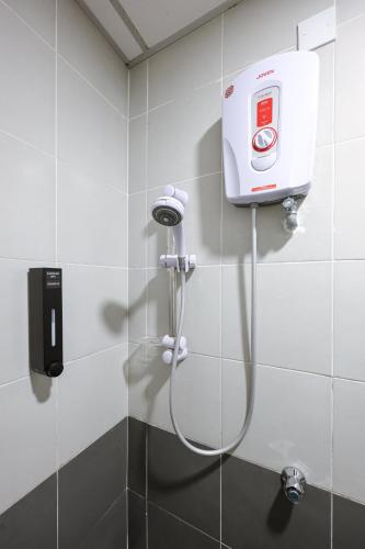 Elegant Studio Escape at Emerald Avenue Cameron Unit 4-03