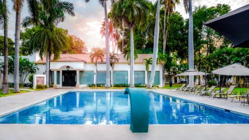 InHouse Select Hacienda Tres Rios Hotel Culiacan - 수영장
