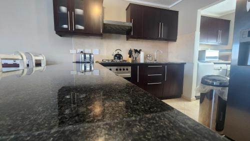 virtuvė, Marina Point22 Water Edge Apartment in Veldrif