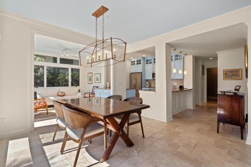 4986 Turtle Point Villa by Akers Ellis Rentals in 基窪島(SC)