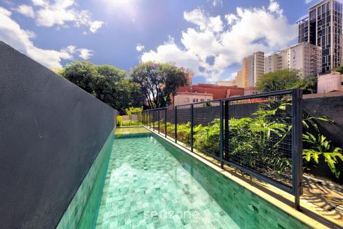 Studio c/ Varanda a 100m da PUC-Pompeia PUQ0208, São Paulo