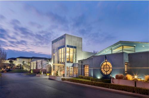 . Greenhills Hotel Limerick