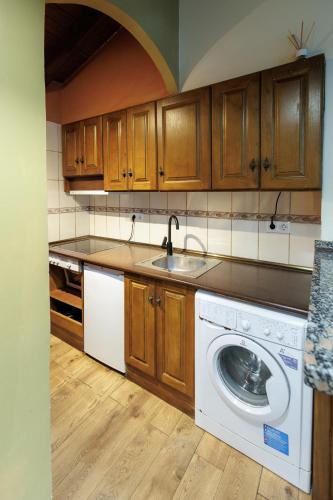 keuken, Apartamento con jacuzzi a orillas del Río Sella (Apartamento con jacuzzi a orillas del Rio Sella) in Ponga