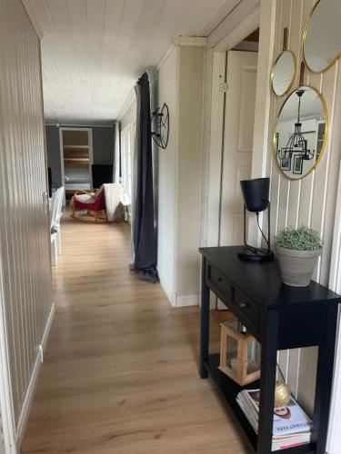 Cozy Cabin in Skäralid Close to Pool and Lake (Cozy Cabin in Skaralid Close to Pool and Lake) in Rostanga