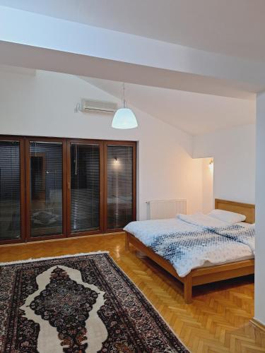 Quiet, Family-Friendly House with Garden & Parking, Skopje (fotografie 4)