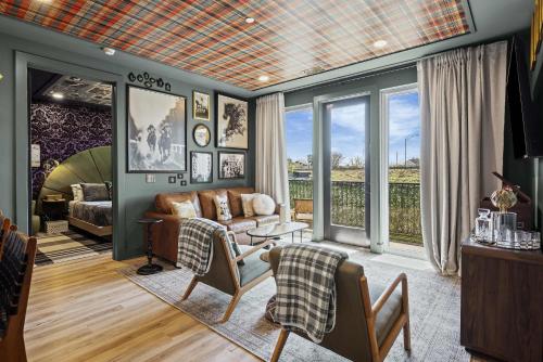 The Nashville Lounge Close to Broadway