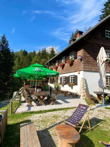 Сад, Planinski dom - Mihov dom na Vršiču (Planinski dom - Mihov dom na Vrsicu) in Краньска Гора