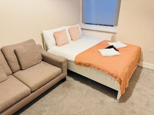 Central London Private Bedrooms in Finsbury Park Station 4