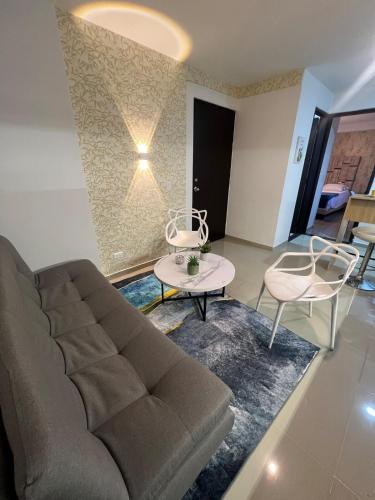 One-Bedroom Apartment image 7
