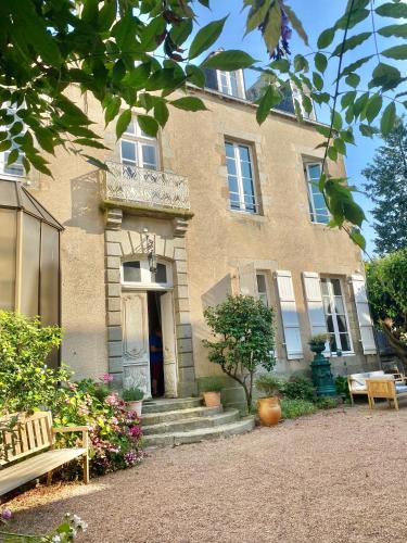 L'Hotel de Hercé Chambre d'Hote chambre d'hôte Martigné-sur-Mayenne