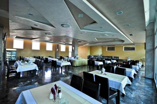 餐廳, BM國際酒店 (Hotel BM International) in 塞拉耶佛郊區
