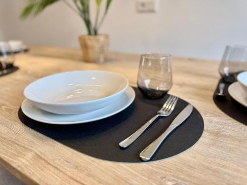 Létesítmények, FeWo-Palmtrees 3 - Große 2 Zimmerwohnung mit Südbalkon (FeWo-Palmtrees 3 - Große und moderne 2 Zimmerwohnung mit Sud-West Balkon in Gladbeck-Mitte nahe Movi) in Gladbeck