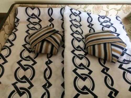 6 futon beds