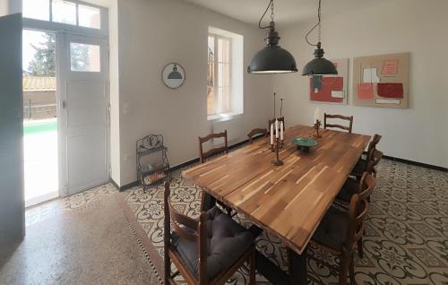 virtuve, Cozy Home In Maureilhan in Maureilhan