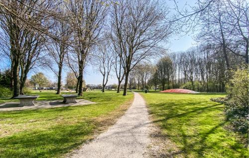 Зовнішній вигляд готелю, Awesome Home In Andijk With Wifi in Медемблік